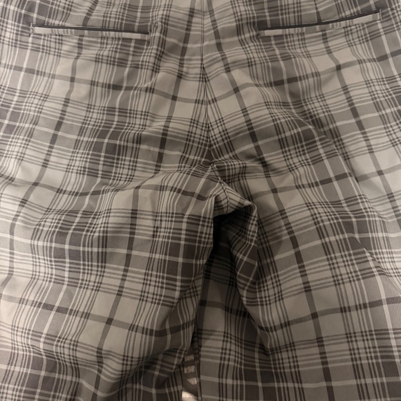 Nike Golf Pants Dri Fit Dry Tour Performance Black Gray Plaid Mens Size 32x30 - Picture 3 of 3